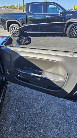 2013 Dodge Challenger SXT Plus