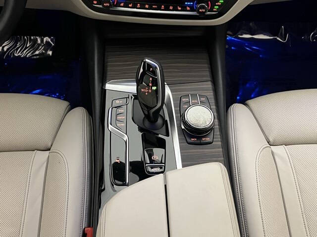 2022 BMW 5 Series 530i