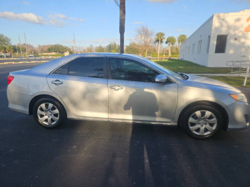 2012 Toyota Camry LE photo 13