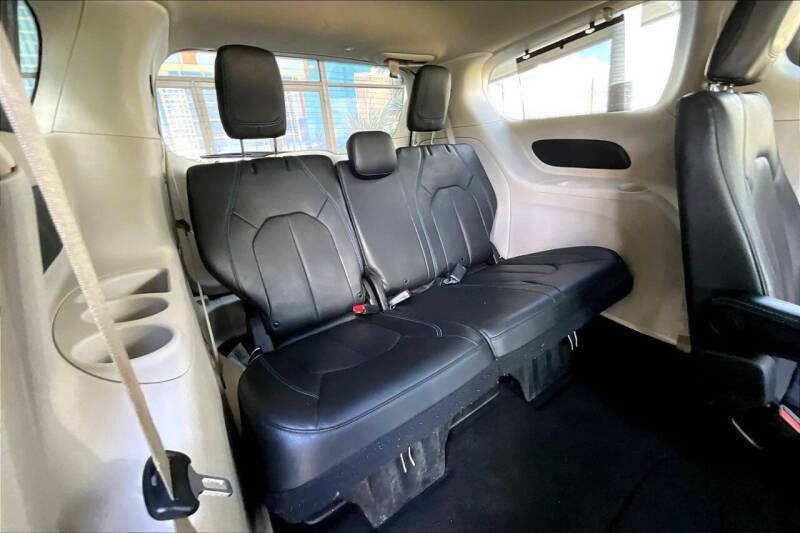 2021 Chrysler Pacifica Touring L