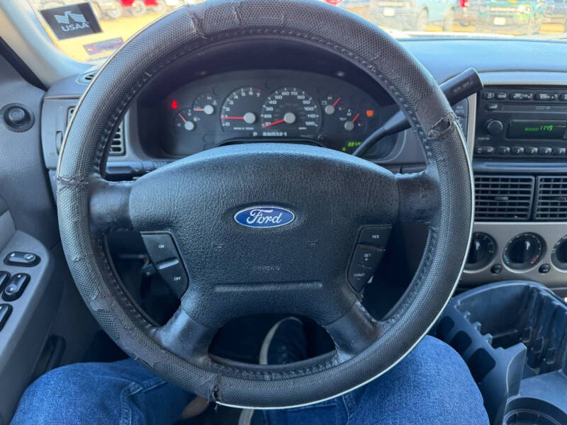 2004 Ford Explorer XLT