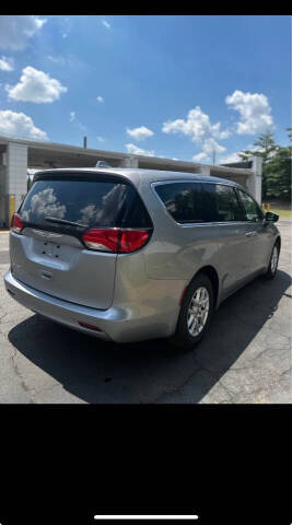 2020 Chrysler Voyager LX