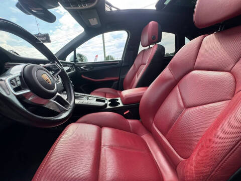 2017 Porsche Macan