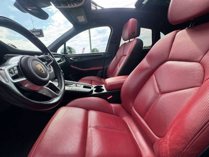 2017 Porsche Macan