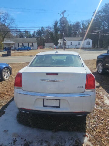 2016 Chrysler 300 Limited