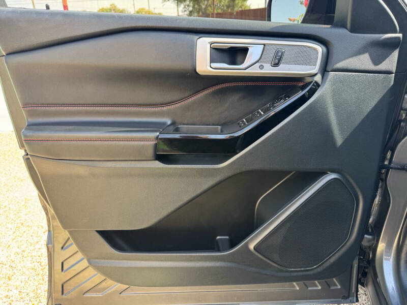 2023 Ford Explorer ST-Line