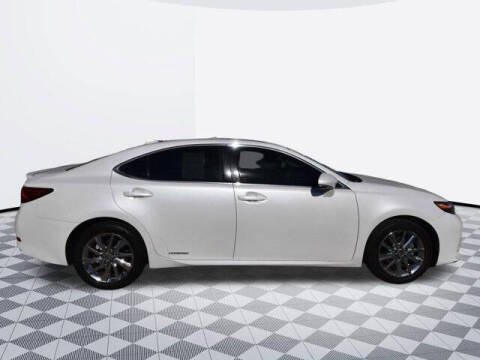 2016 Lexus ES 300h