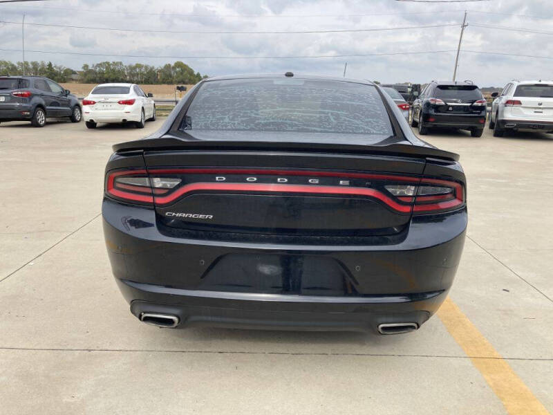 2017 Dodge Charger SE