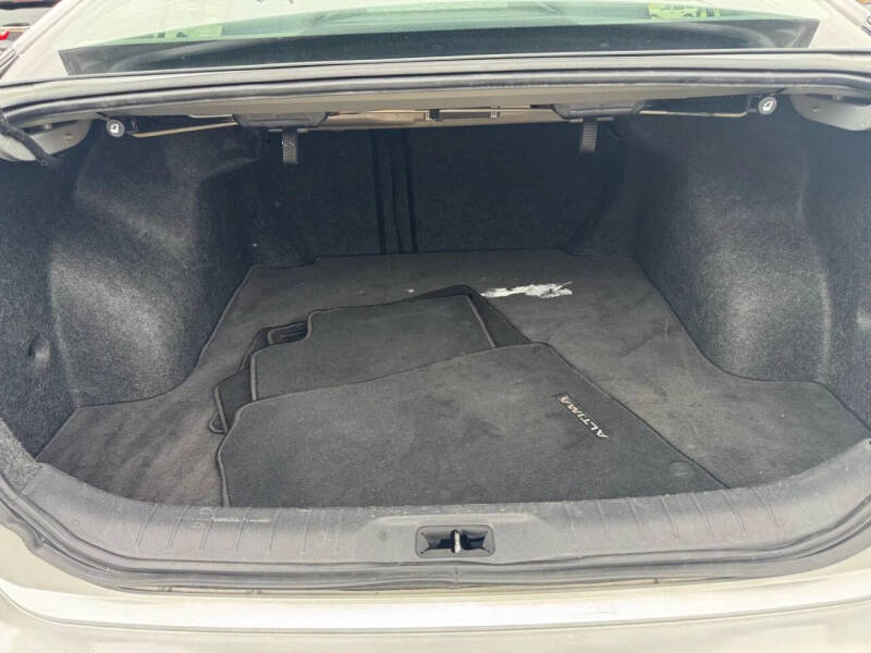 2022 Nissan Altima 2.5 SV