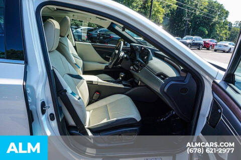 2024 Lexus ES 300h Luxury