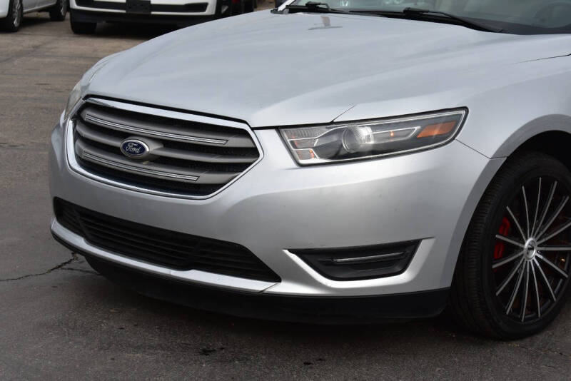 2015 Ford Taurus SEL