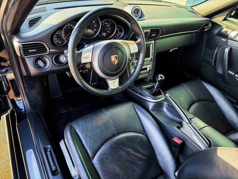 2005 Porsche 911 Carrera