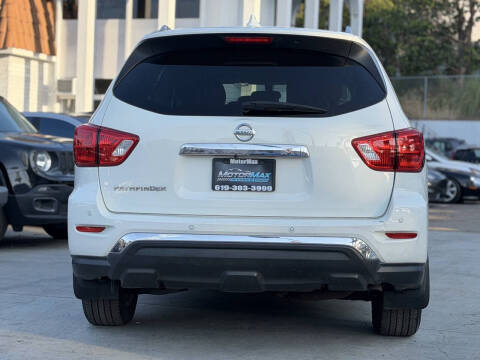 2020 Nissan Pathfinder S