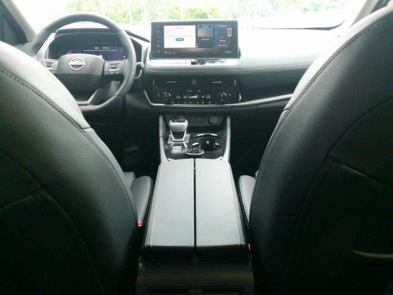 2025 Nissan Rogue SL