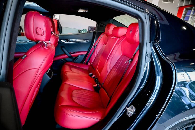 2022 Maserati Ghibli Modena Q4