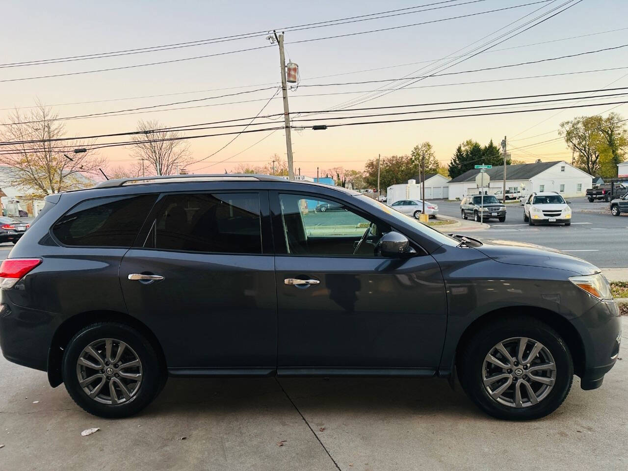 2014 Nissan Pathfinder for sale at American Dream Motors in Winchester, VA