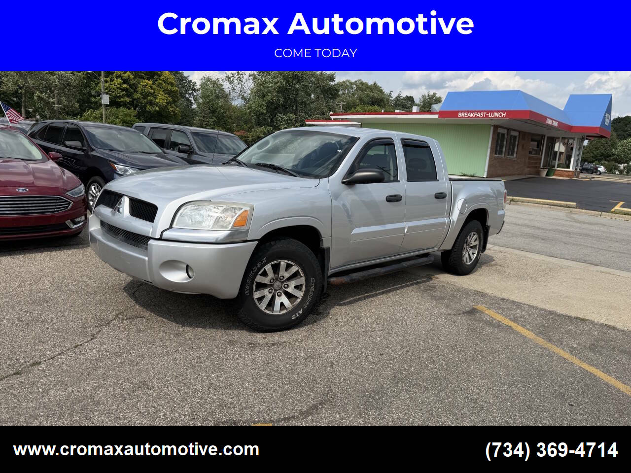 Silver 2008 Mitsubishi Raider Pickup Truck Four-Wheel Drive 4-Speed Automatic