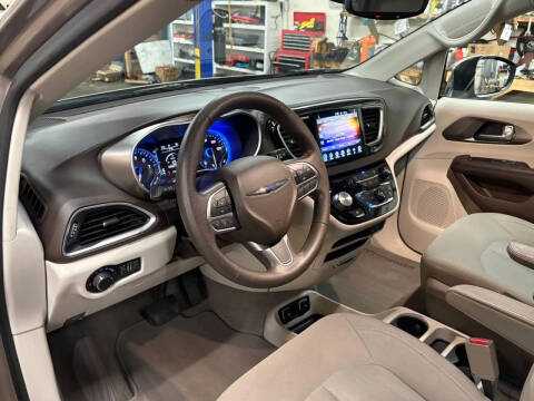2017 Chrysler Pacifica Touring