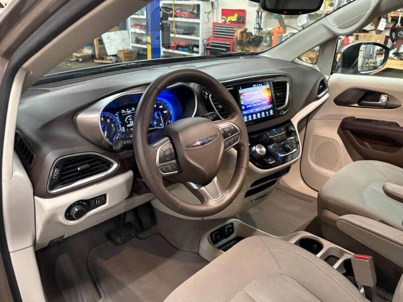 2017 Chrysler Pacifica Touring