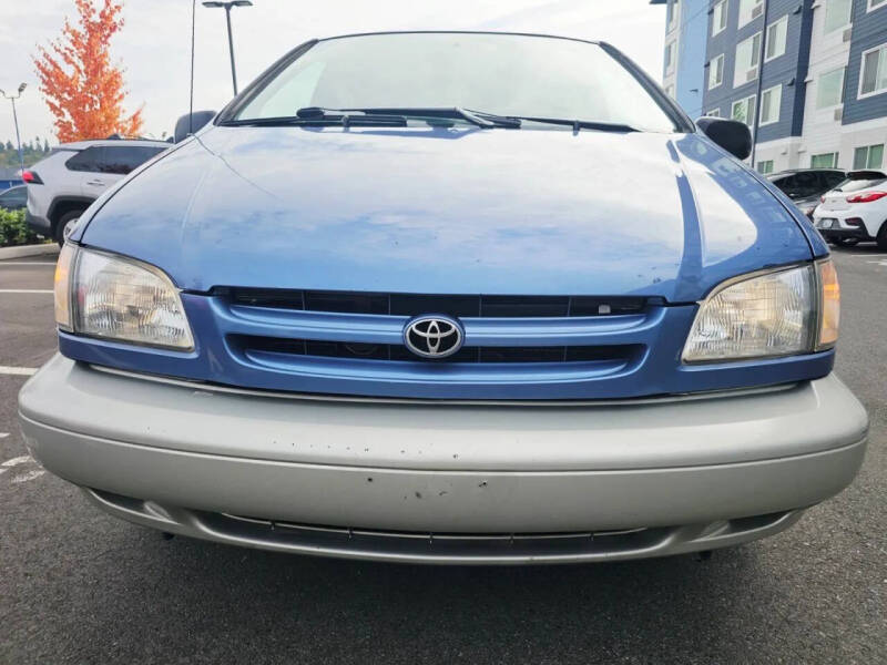 2000 Toyota Sienna