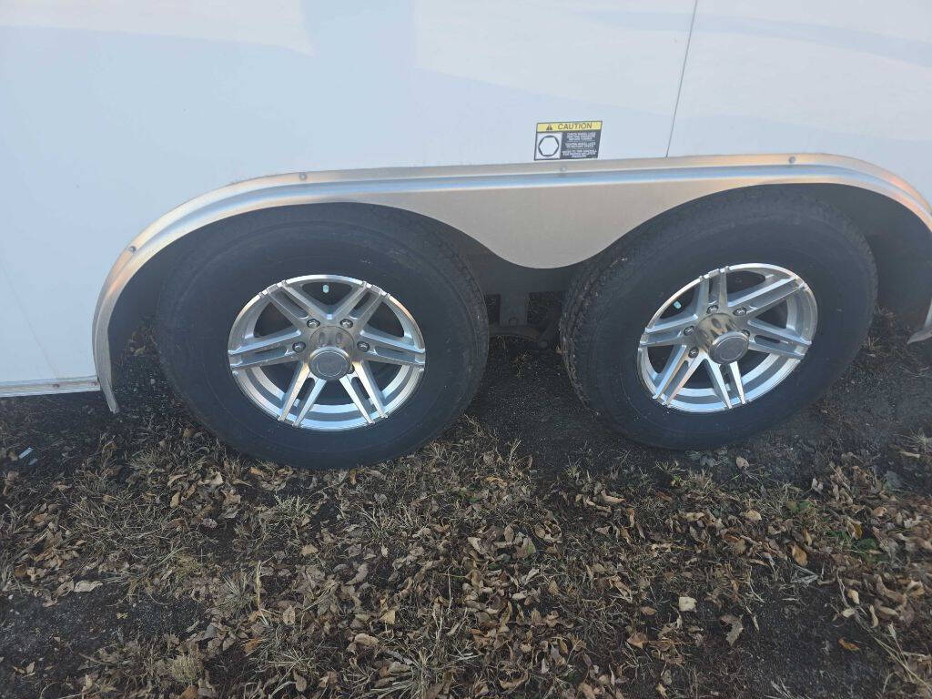 2022 H & H ENCLOSED 28 FEET 26