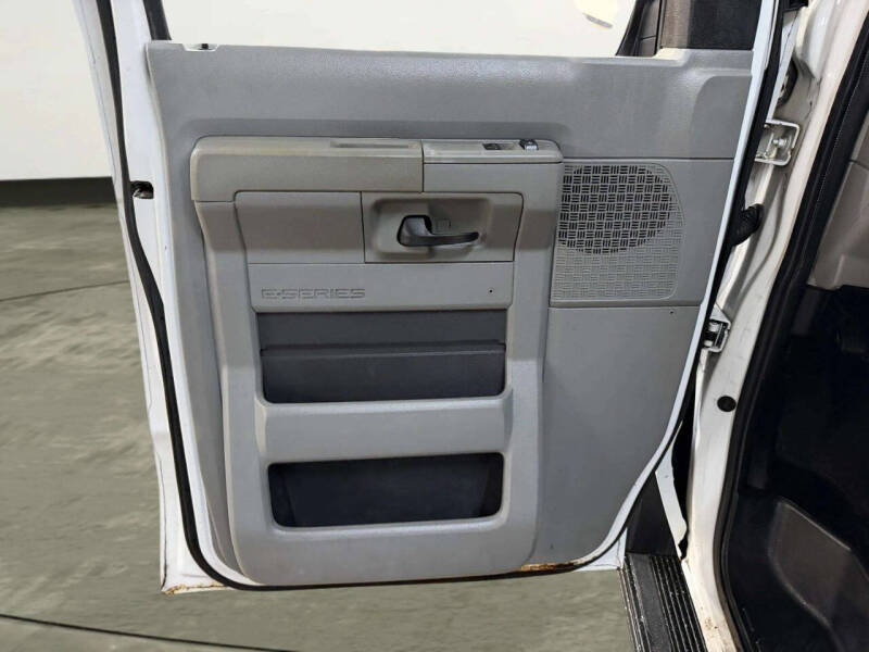 2010 Ford E-Series E-350 SD