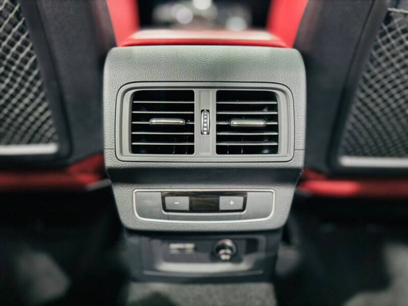 2024 Audi SQ5 3.0T quattro Premium Plus