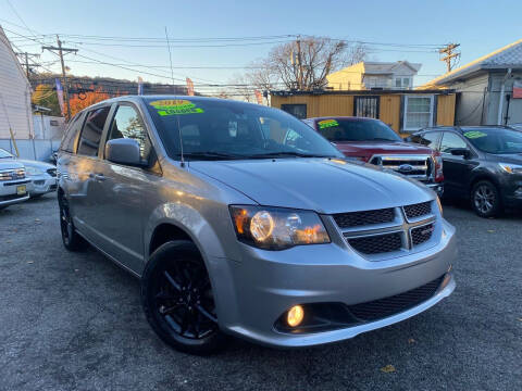 2019 Dodge Grand Caravan for sale at Auto Universe Inc. in Paterson NJ