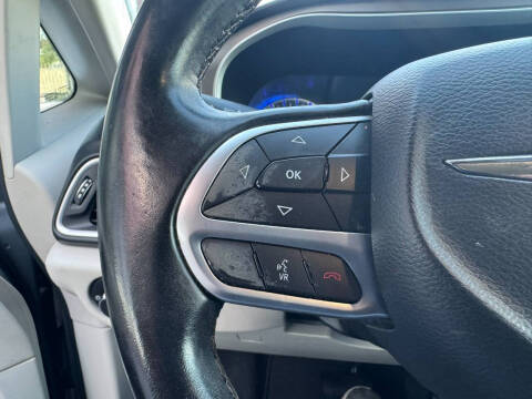 2017 Chrysler Pacifica Touring-L