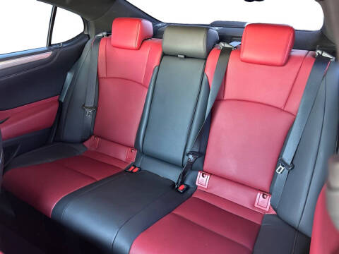 2024 Lexus ES 300h