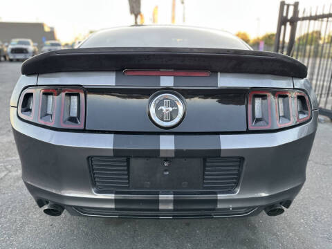 2014 Ford Mustang V6