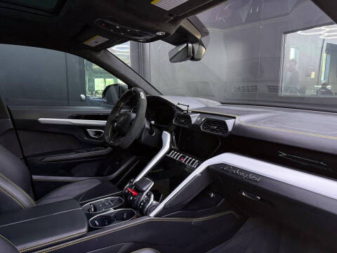2022 Lamborghini Urus