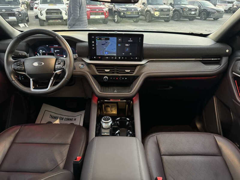 2025 Ford Explorer Platinum