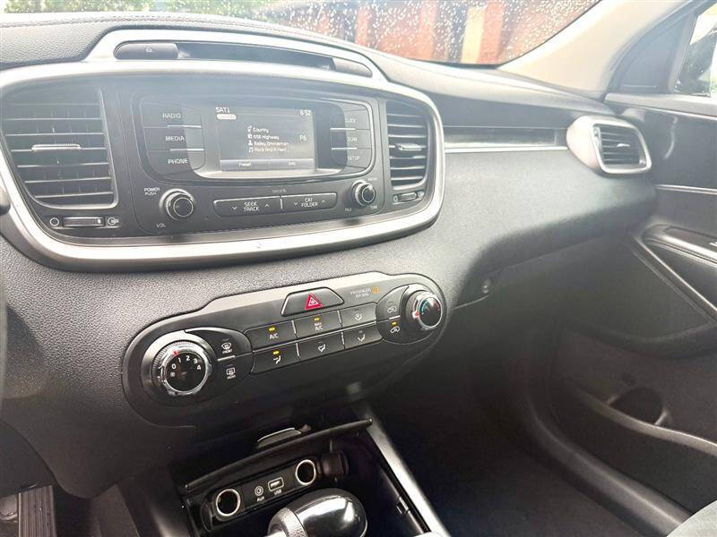 2017 Kia Sorento LX
