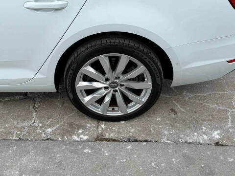 2017 Audi A4 2.0T quattro Premium