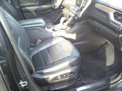 2017 GMC Acadia Denali