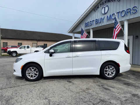 2023 Chrysler Voyager LX