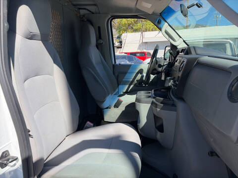 2010 Ford E-Series E-250