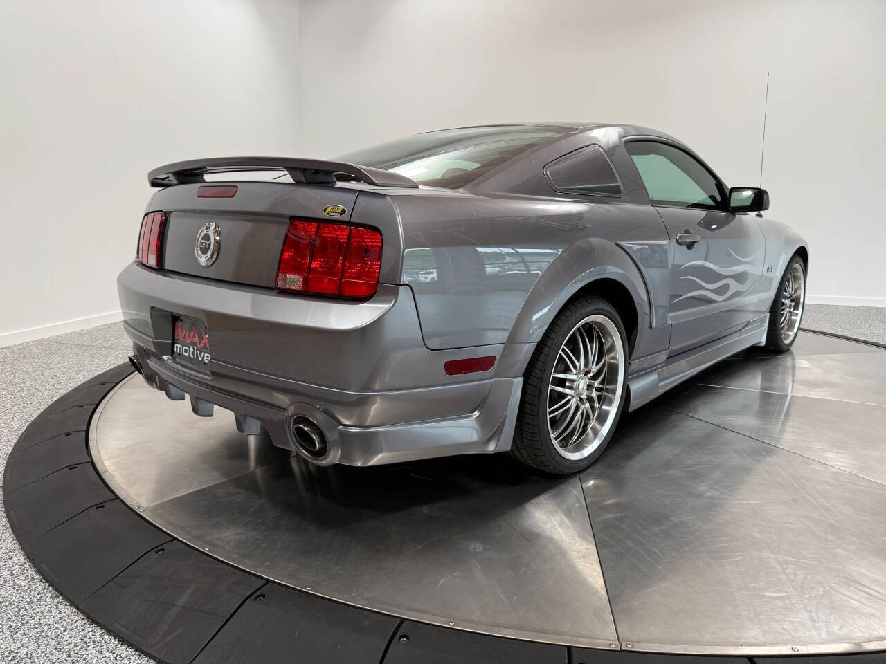 2007 Ford Mustang 17