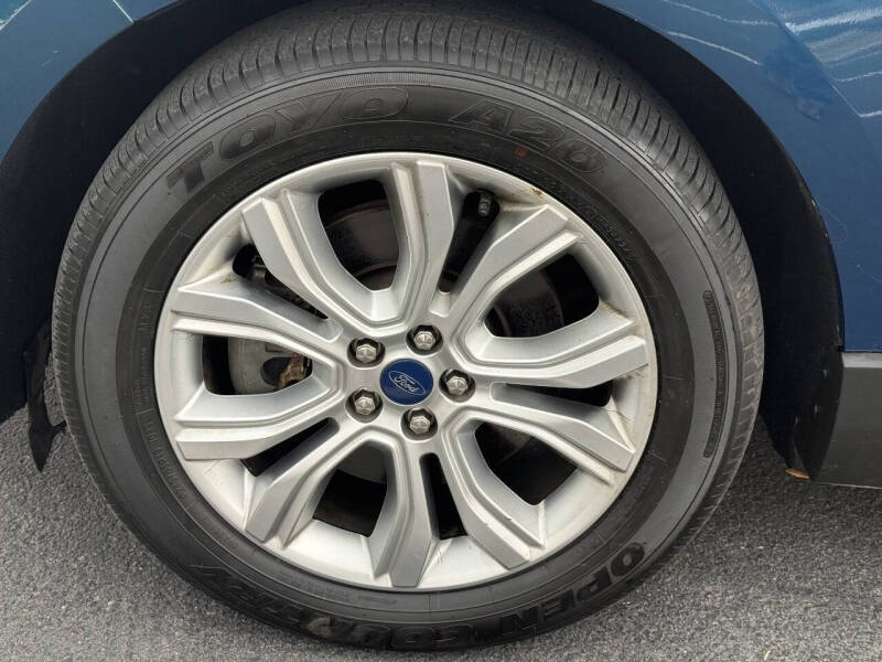 2020 Ford Edge Titanium