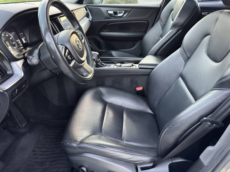 2019 Volvo S60 T5 Momentum