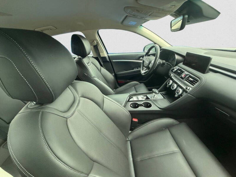 2023 Genesis G70