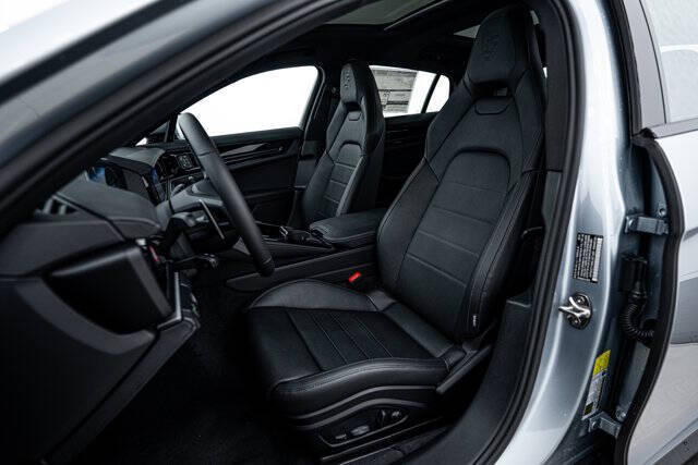 2025 Porsche Panamera 4