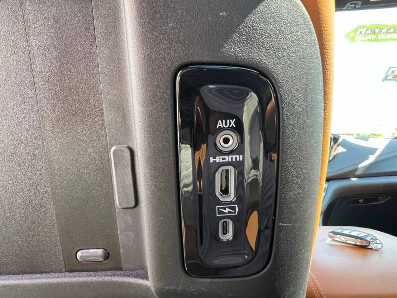 2023 Chrysler Pacifica Plug-In Hybrid Pinnacle
