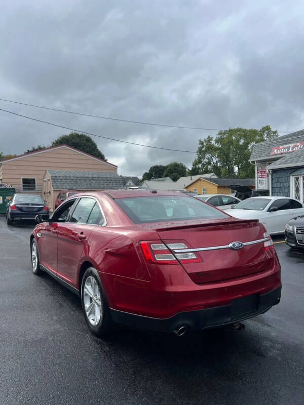 2014 Ford Taurus SEL