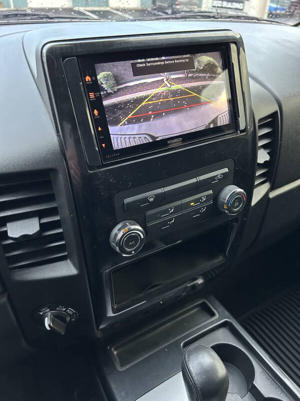 2014 Nissan Titan SV