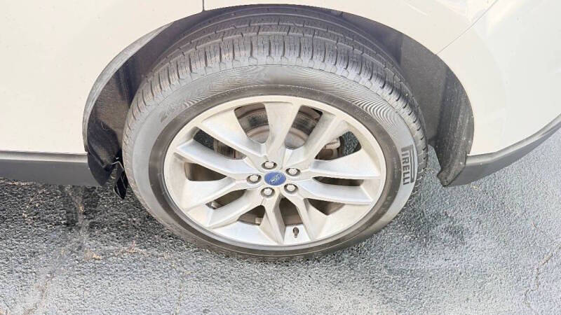 2017 Ford Edge Titanium