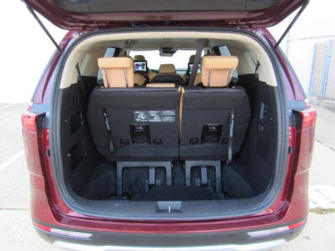 2023 Kia Carnival LX