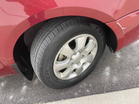 2008 Hyundai Entourage GLS