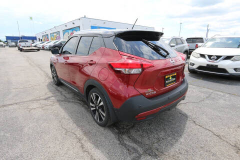 2020 Nissan Kicks SR